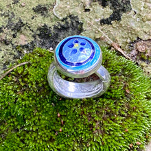 Load image into Gallery viewer, Cloisonné Forget Me Not Flower Ring